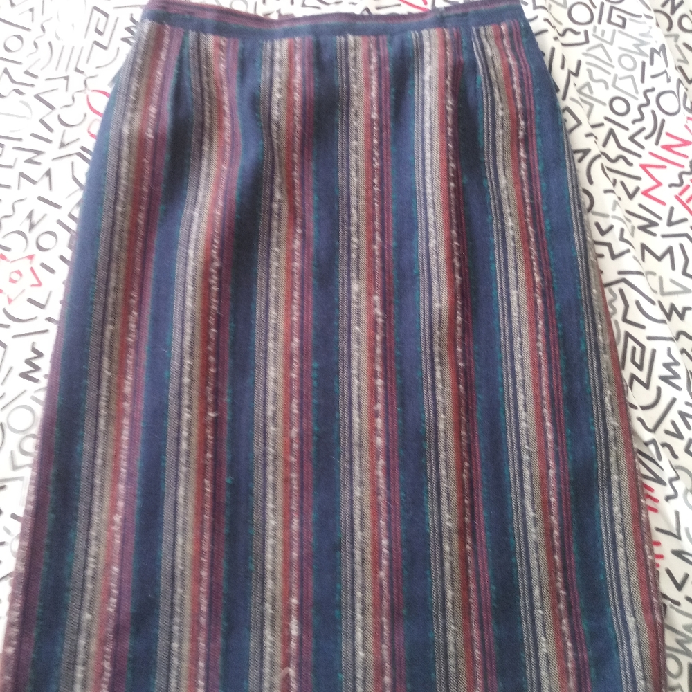 Knee length wool skirt